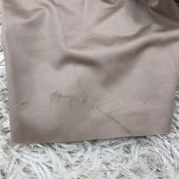 ✨SPECIAL✨SPANX High Waist Mid-Thigh Shorts - Picture 8 of 8